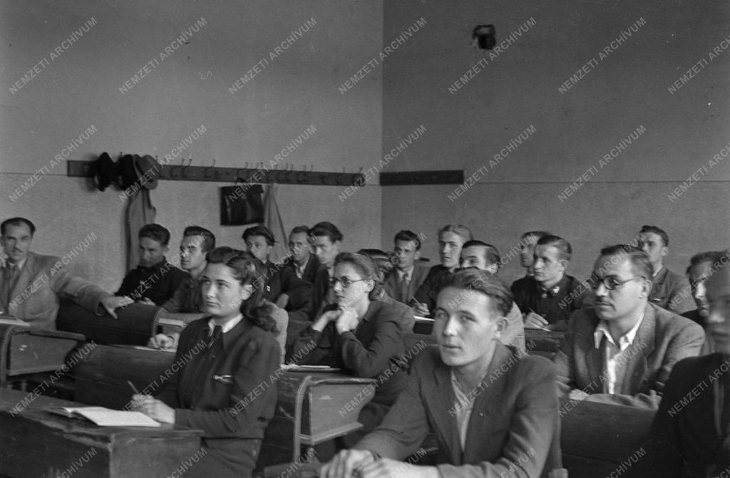 Dolgozók iskolája II.