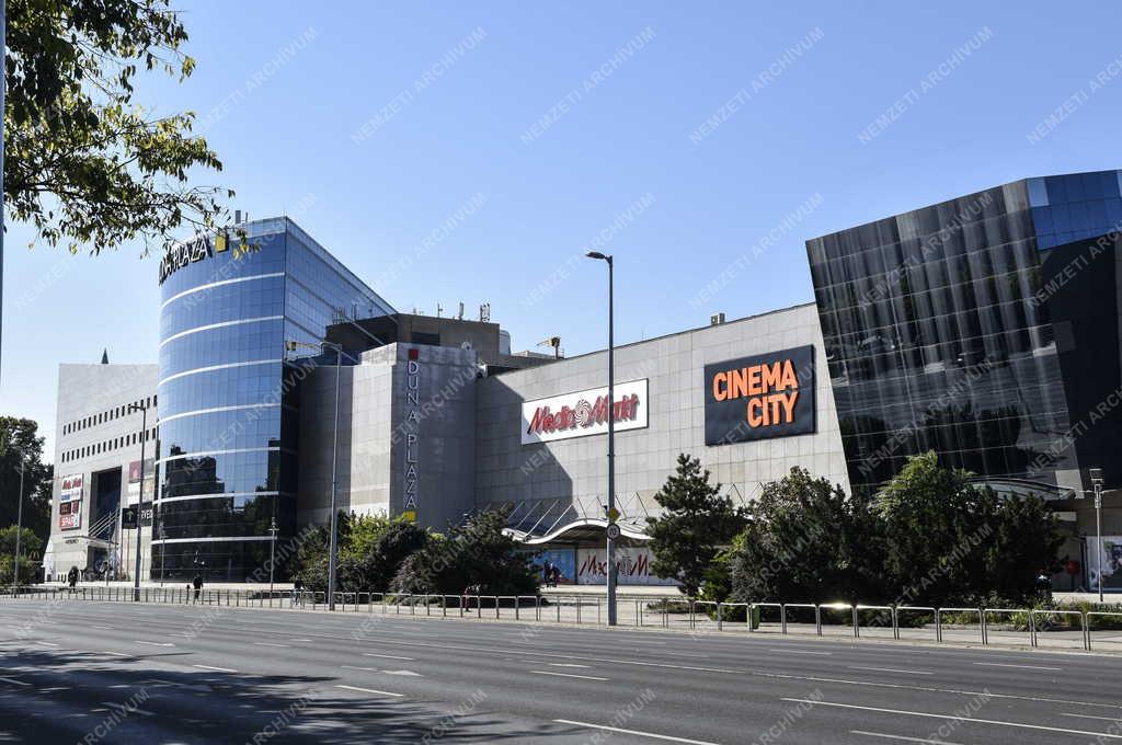 Kereskedelem - Duna Plaza bevásárlóközpont