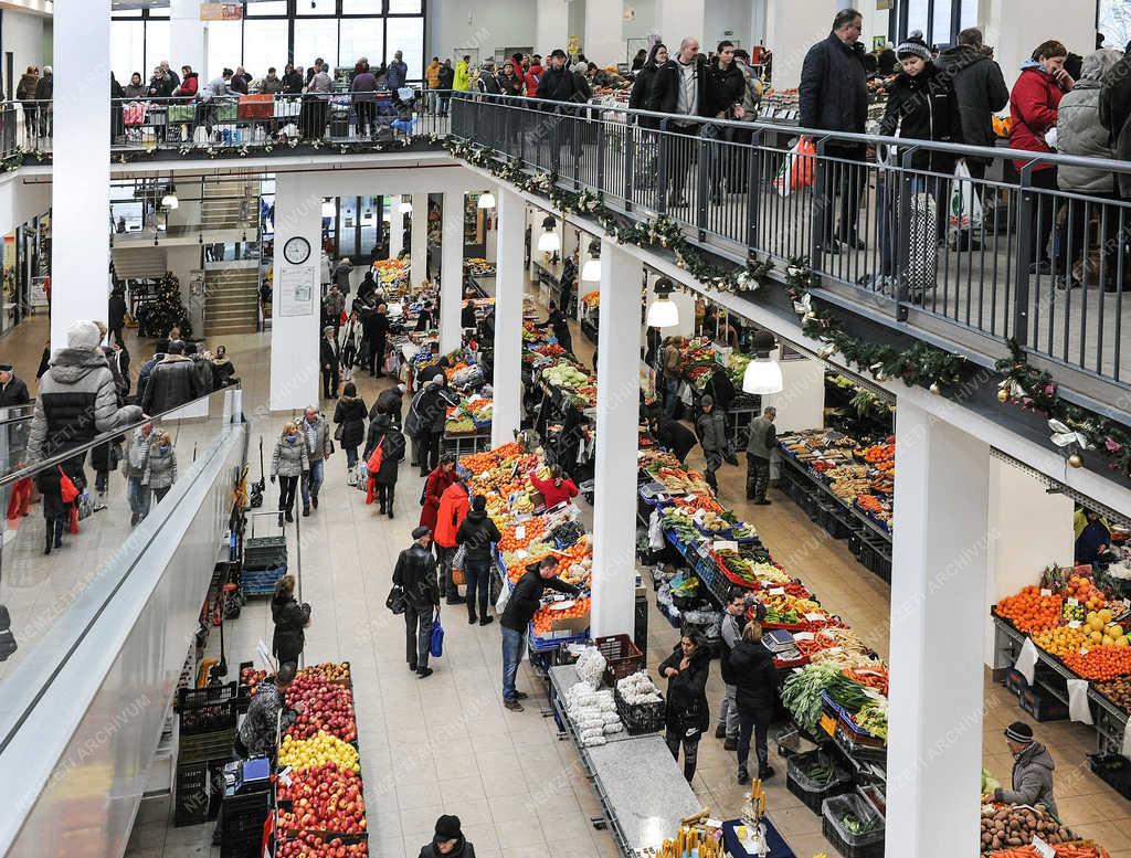 Kereskedelem - Debrecen - Növekvő forgalom a Nagypiacon