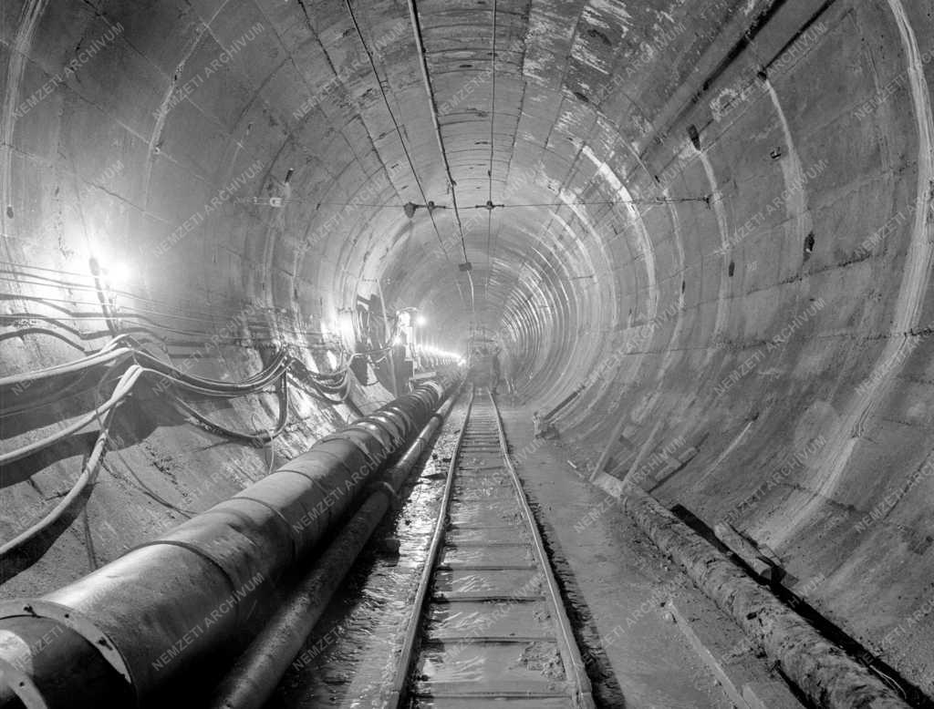 Ipar - Közlekedés - Metróalagút építése