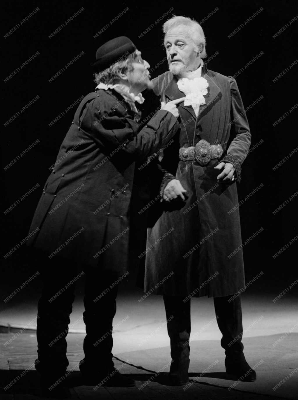 Kultúra - Színház - Shakespeare: Sok hűhó semmiért