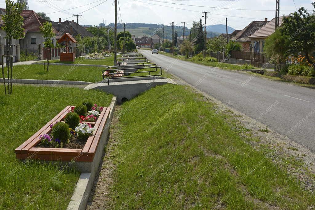 Városkép - Keszeg - Közpark a Dózsa György úton