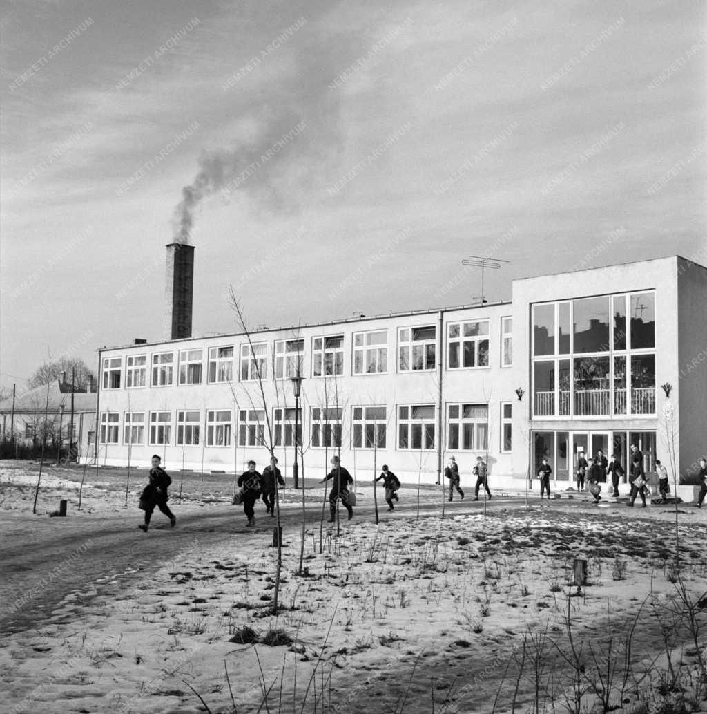 Városkép - Gödöllő 1966. január elsejétől város lesz