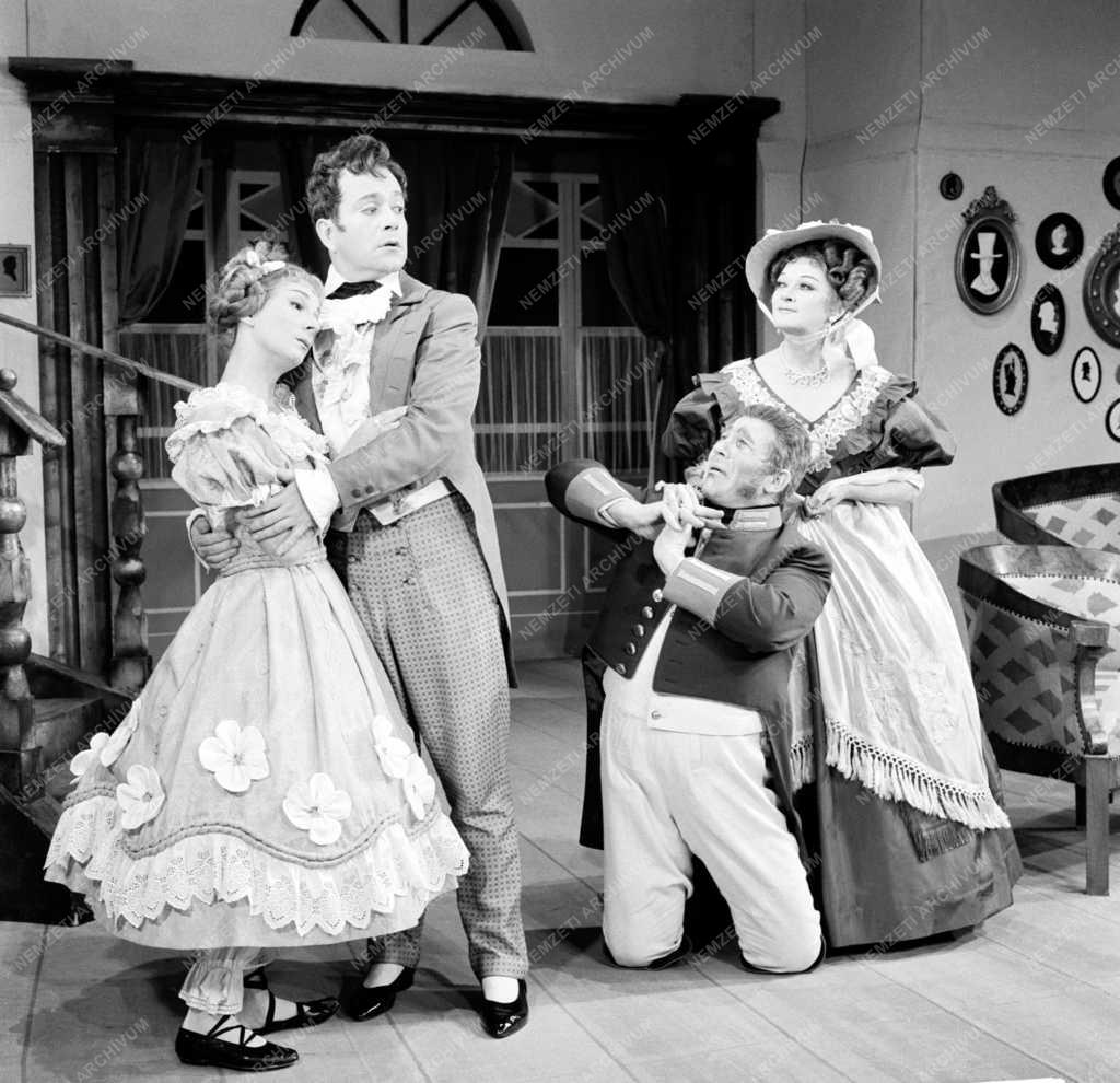 Színház - Madách Színház - Gogol: A revizor