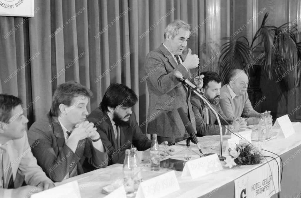Belpolitika - A Szociáldemokrata Párt sajtótájékoztatója