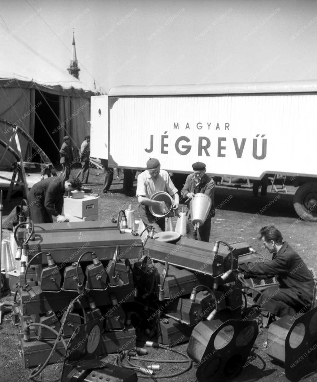 Kultúra - Vidéki körútra indul a Magyar Jégrevü társulata 