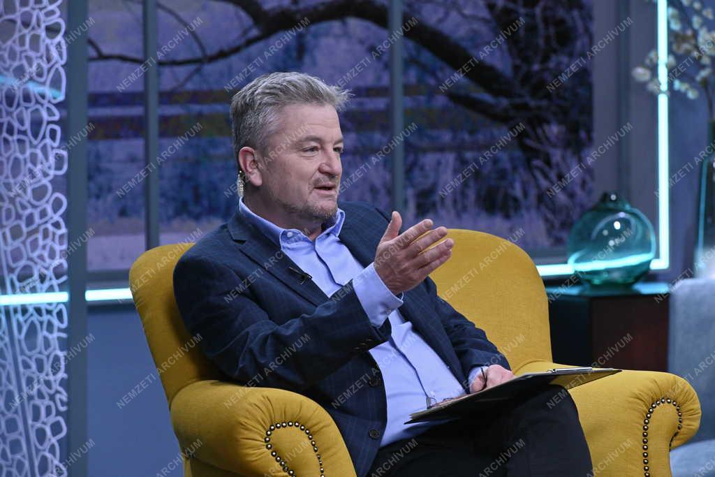 Kultúra - Televízió - Almárium című szolgáltató műsor - Banner Géza