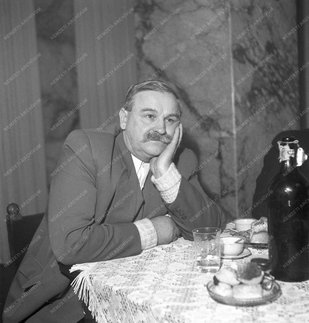 Kultúra - Veres Péter az írók baráti találkozóján
