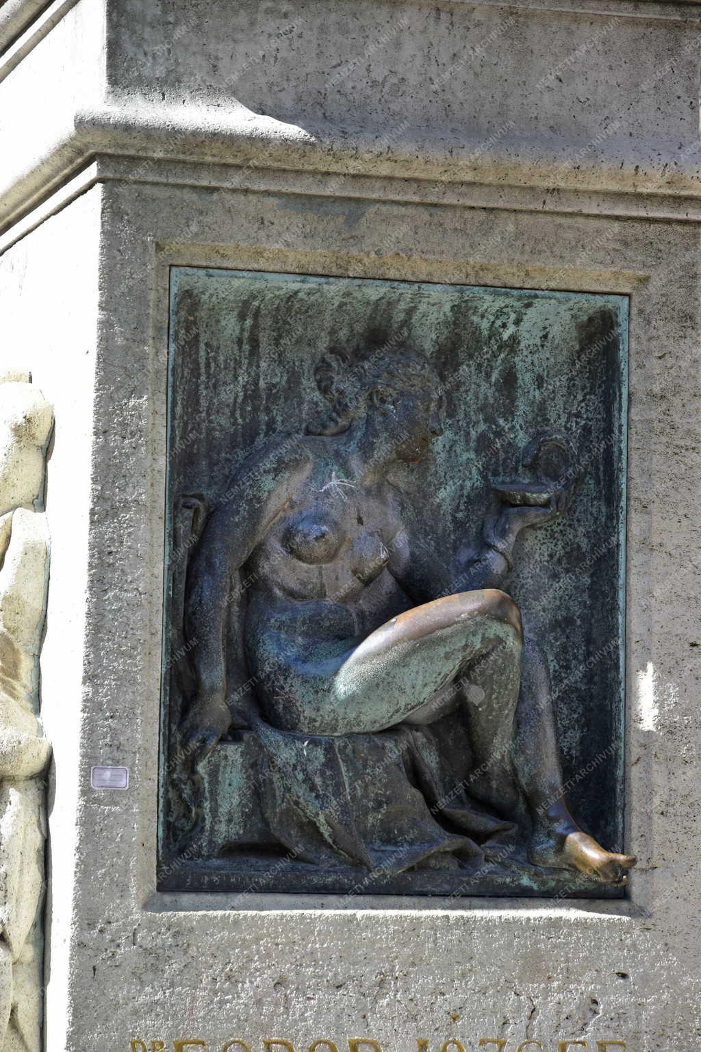 Városkép - Budapest - Fodor József szobra - Hügieia dombormű
