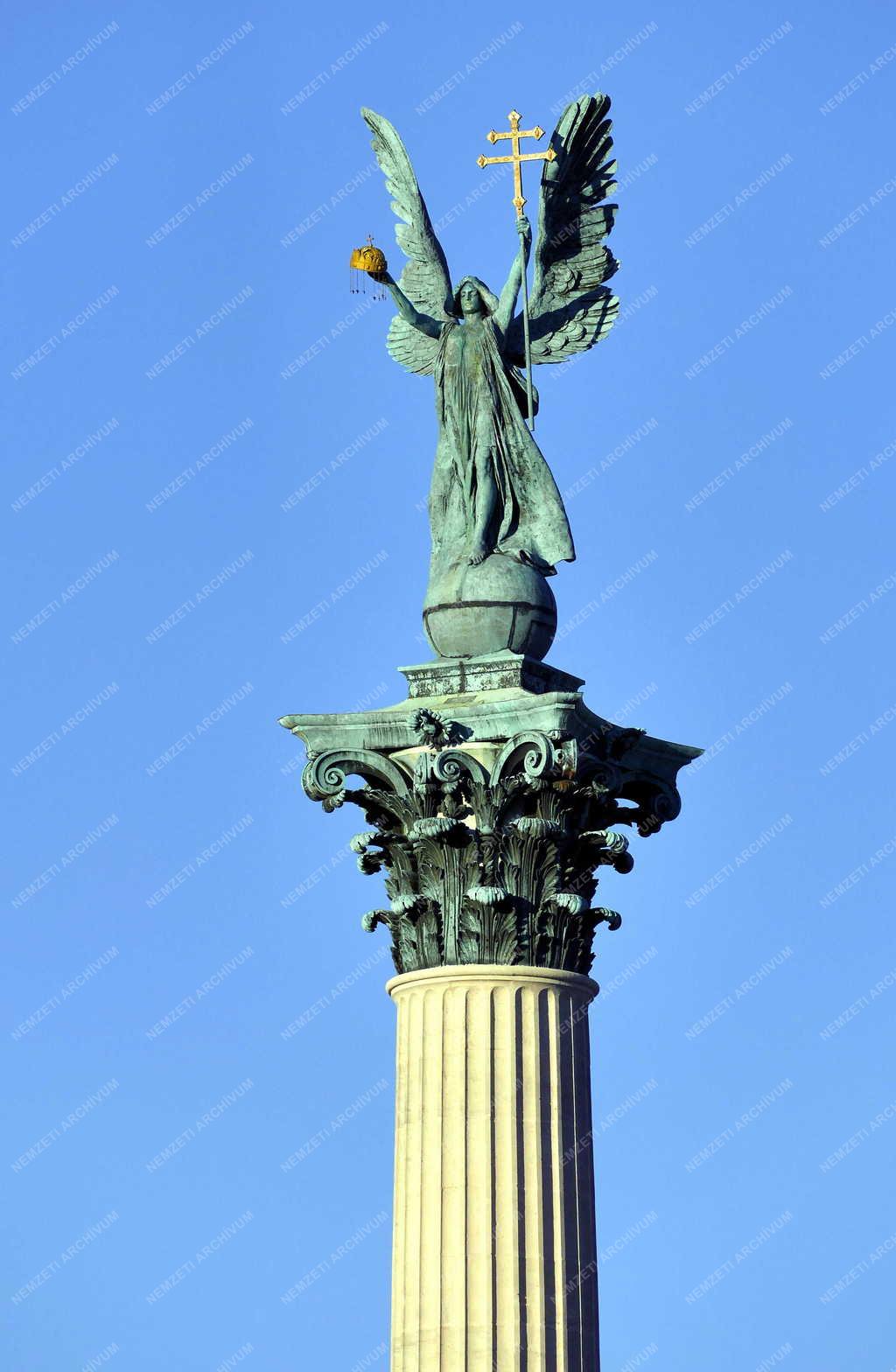 Városkép - Budapest - Az Ezredévi emlékmű oszlopa