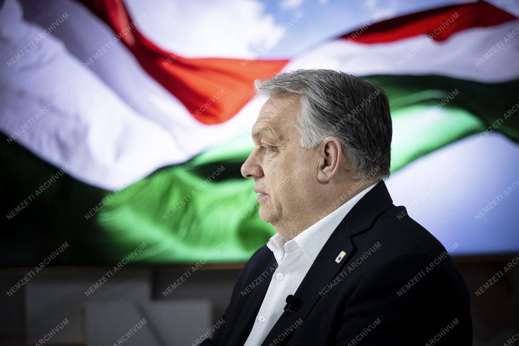 Miniszterelnöki interjú a Kossuth rádióban