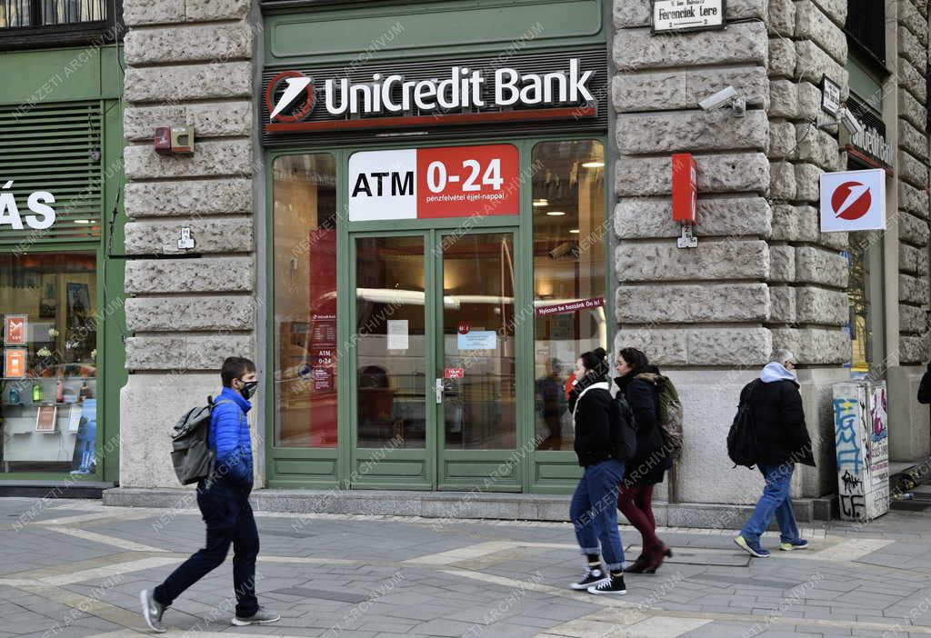 Pénzügy - Budapest - UniCredit Bank fiókja