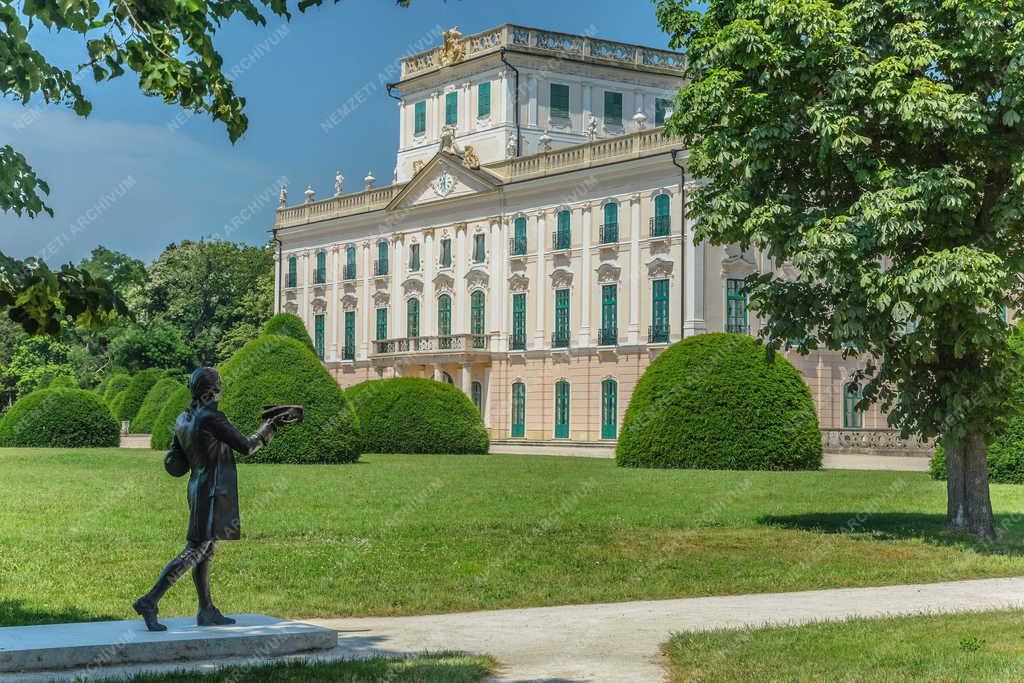 Fertőd - Joseph Haydn szobra