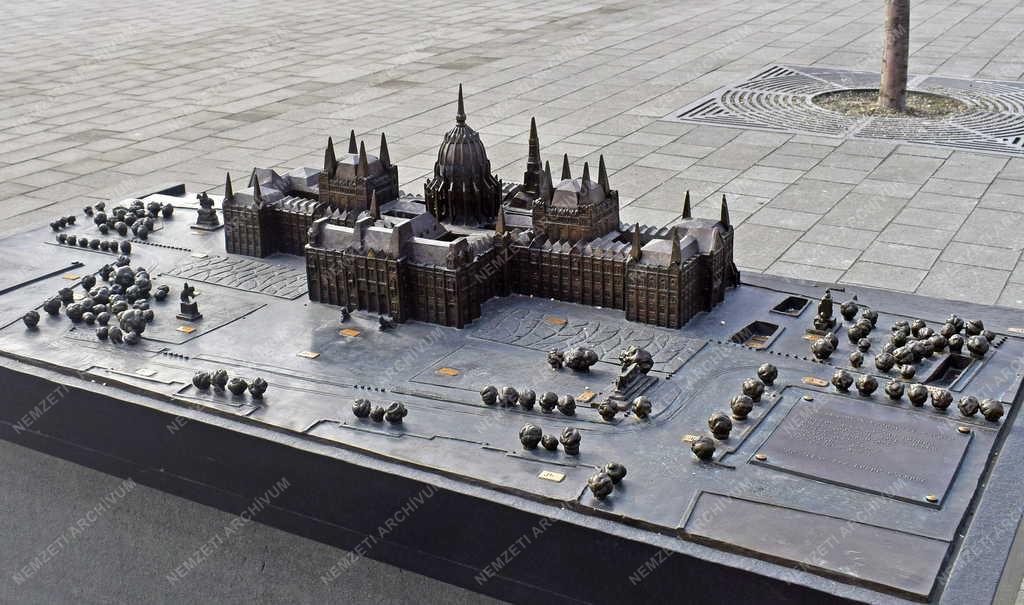 Városkép - Budapest - Országház makett