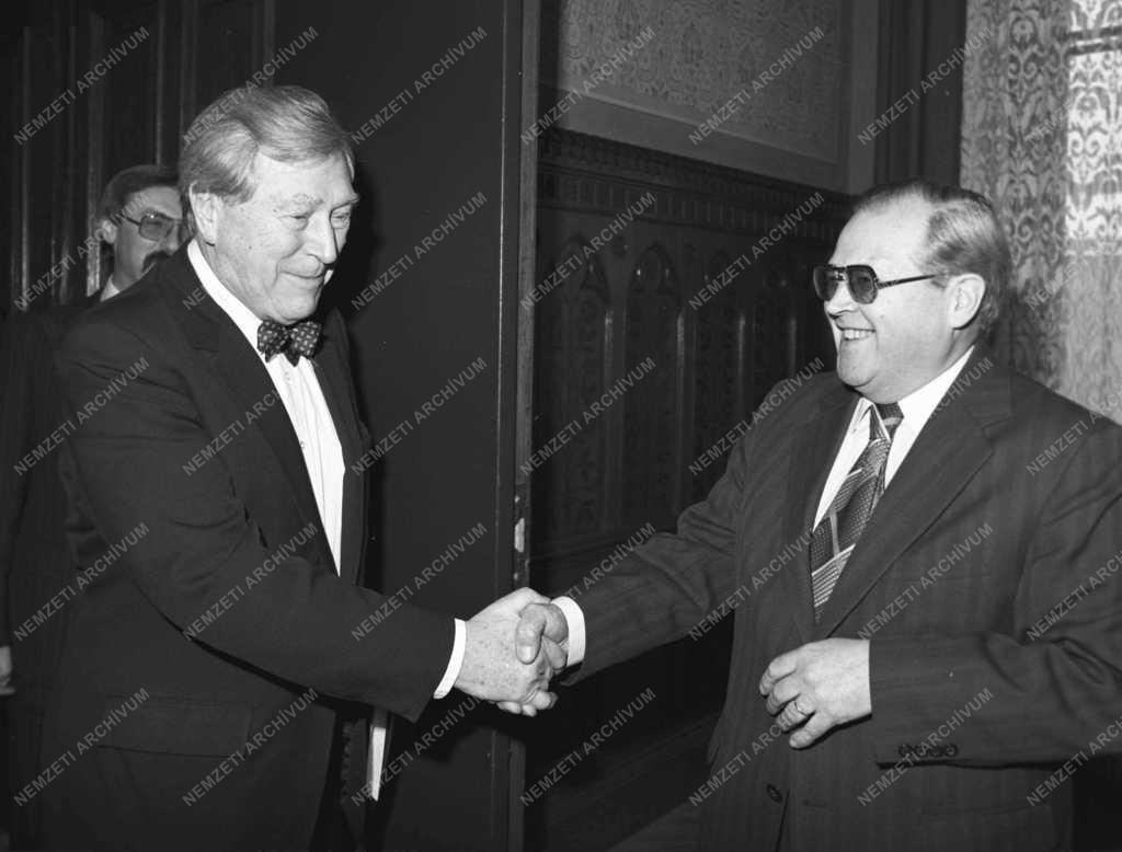 Külkapcsolat - Charles A. Venik Budapesten