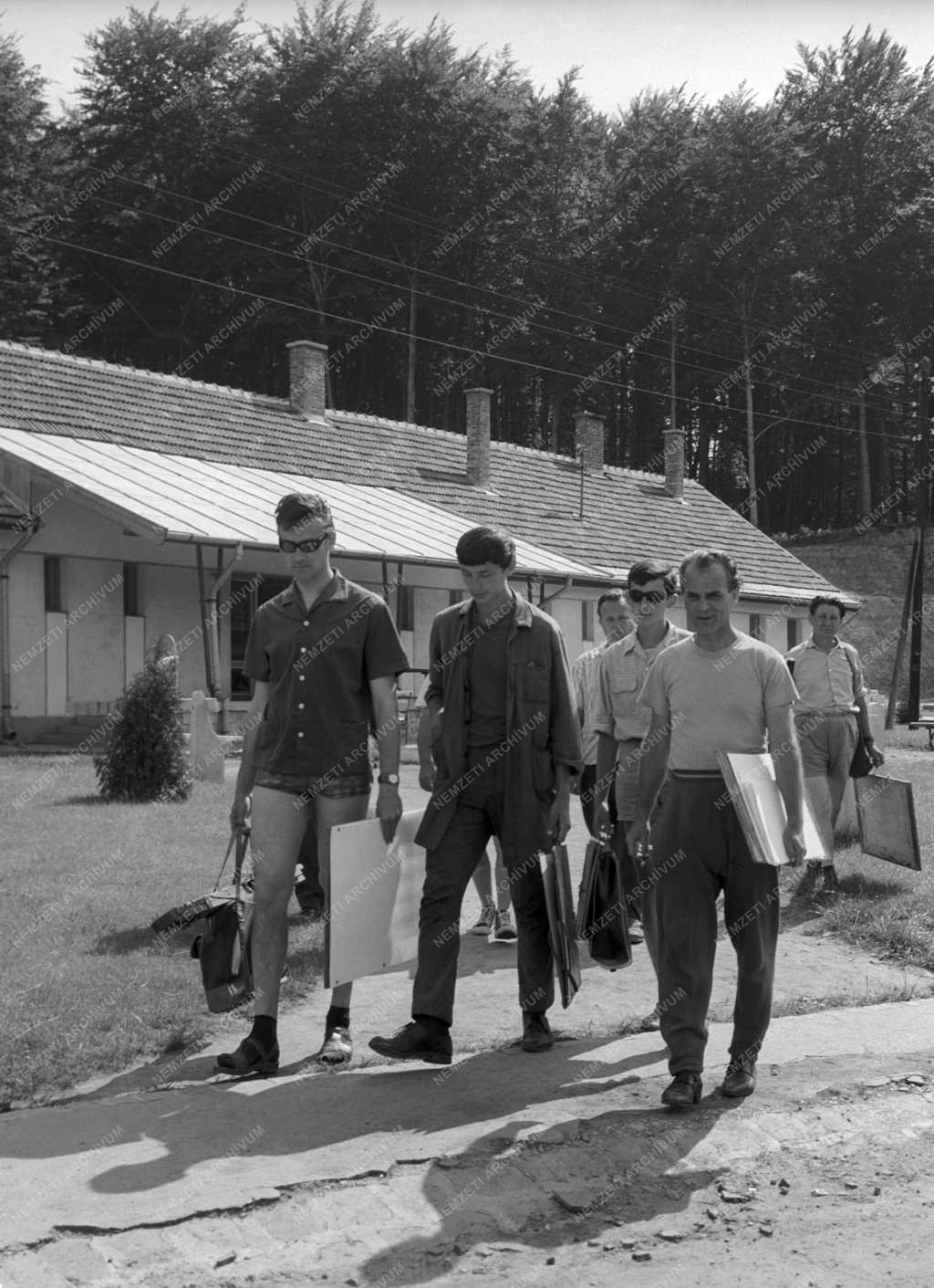 Kultúra - Képzőművész szakkör a somoskői várnál