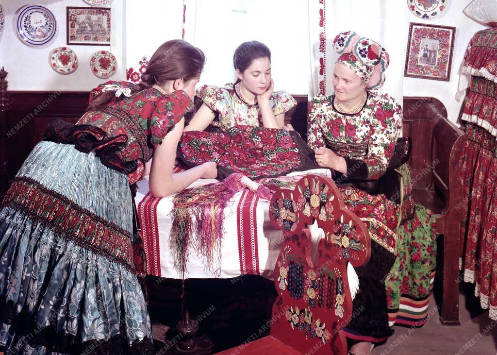 Népművészet - Kóró Józsefné népművész