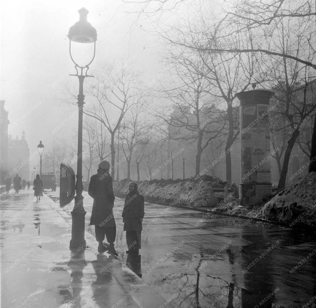 Időjárás - Hóolvadás az Andrássy úton