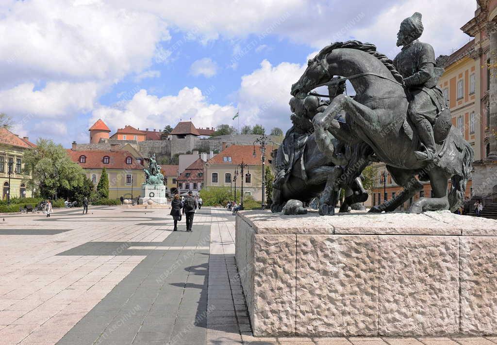 A Végvári harcok - Törökverő szoborcsoport Egerben