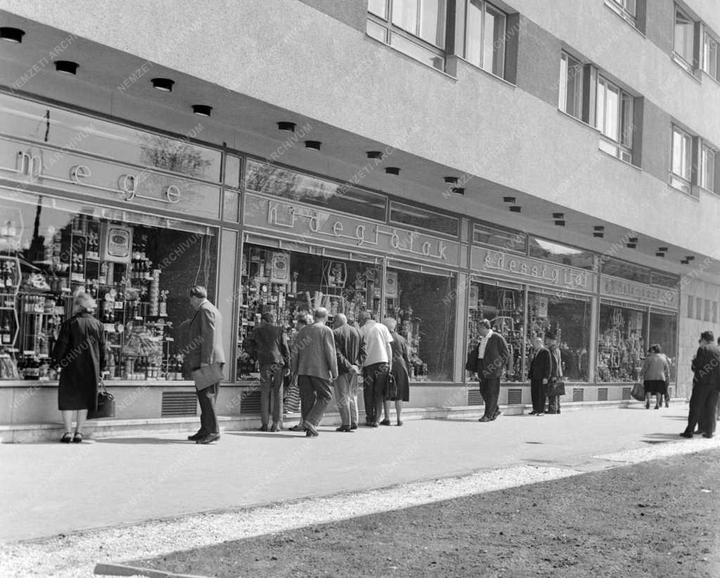 Kereskedelem - Új élelmiszer áruház Kőbányán