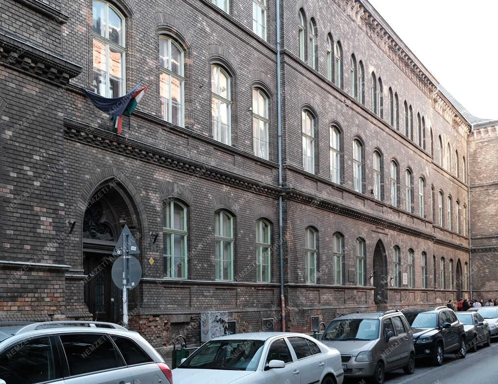 Oktatás - Budapest - Szent Benedek Iskola