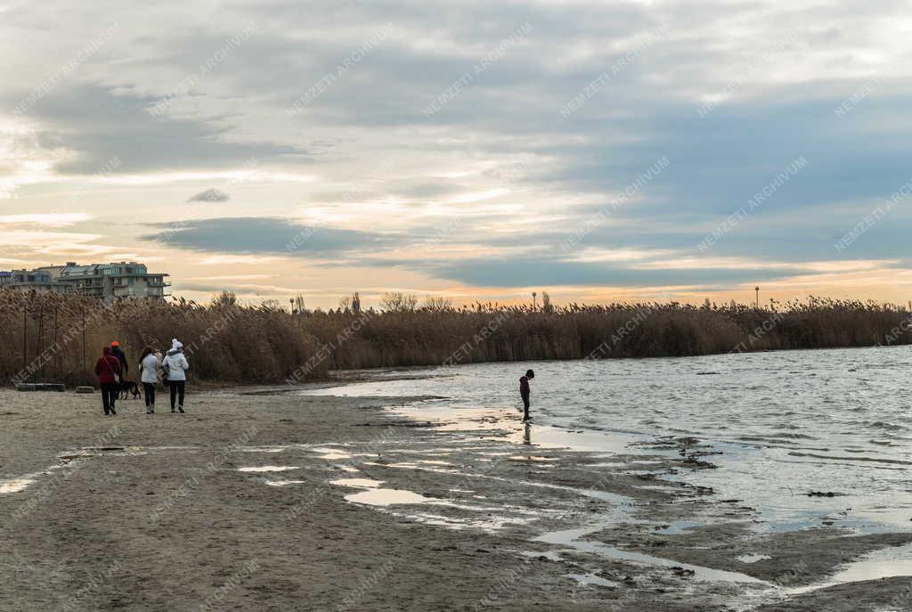 Városkép - Velence - Velence Korzó és Szabadstrand