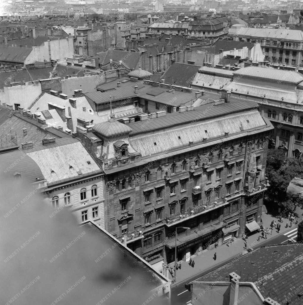 Városkép - Budapest -  Kilátás a Hungarotex Külkereskedelmi Vállalat székházáról