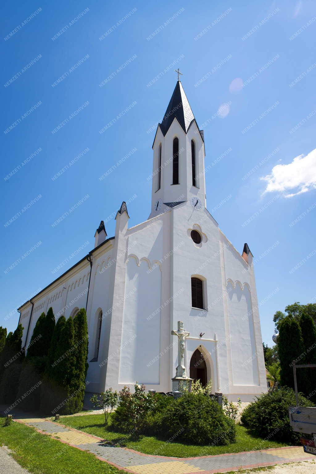 Városkép - Beled - Kisboldogasszony templom 