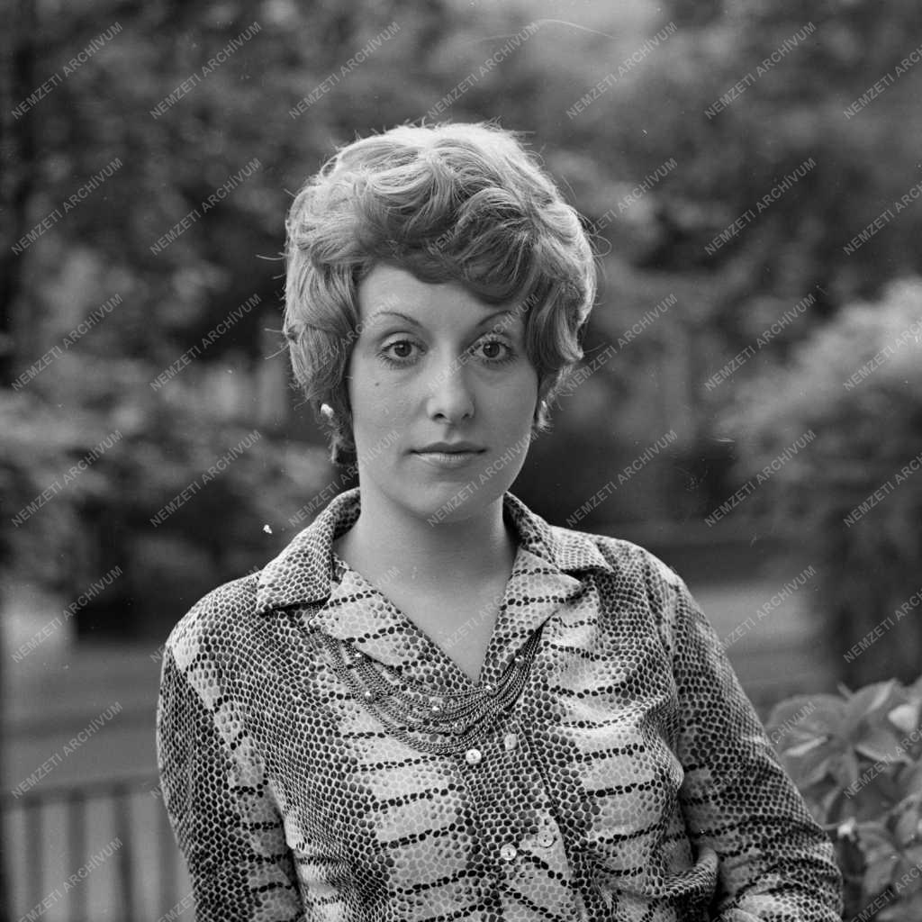 Színház - Laczó Ildikó operaénekesnő