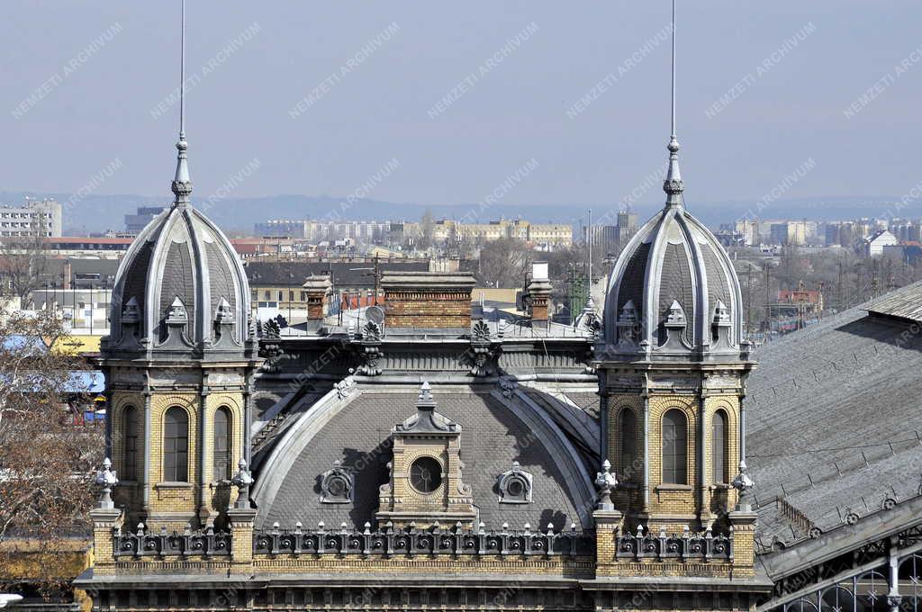 Városkép - Budapest - A Nyugati pályaudvar részlete