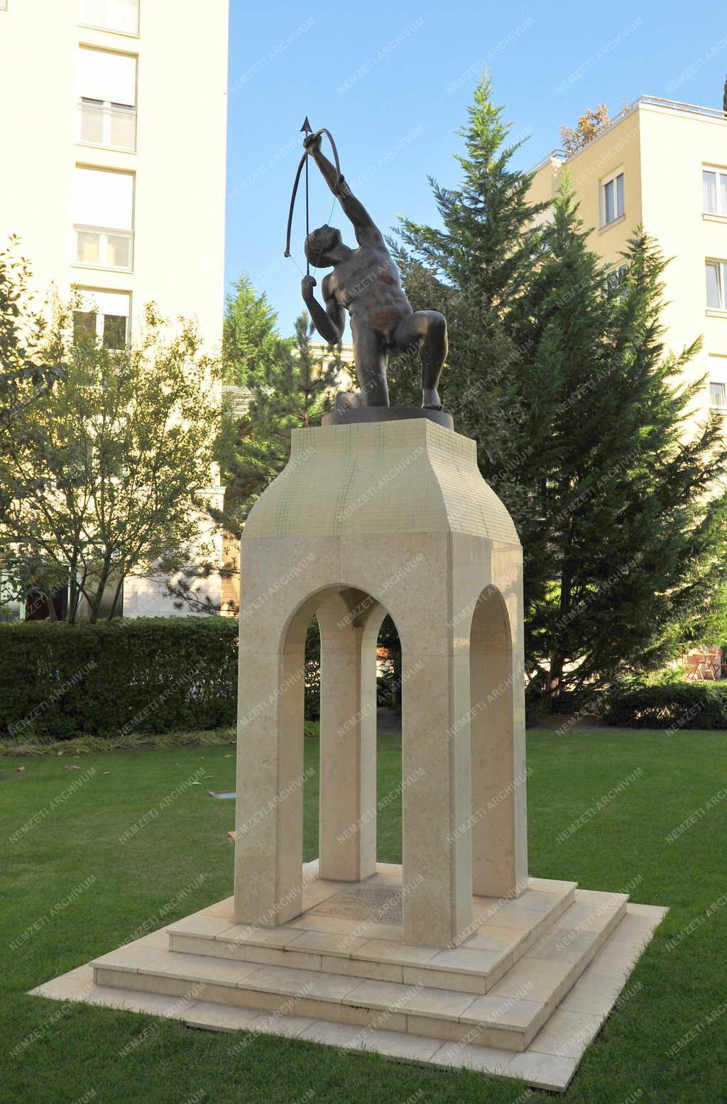 Budapest - Köztéri szobor