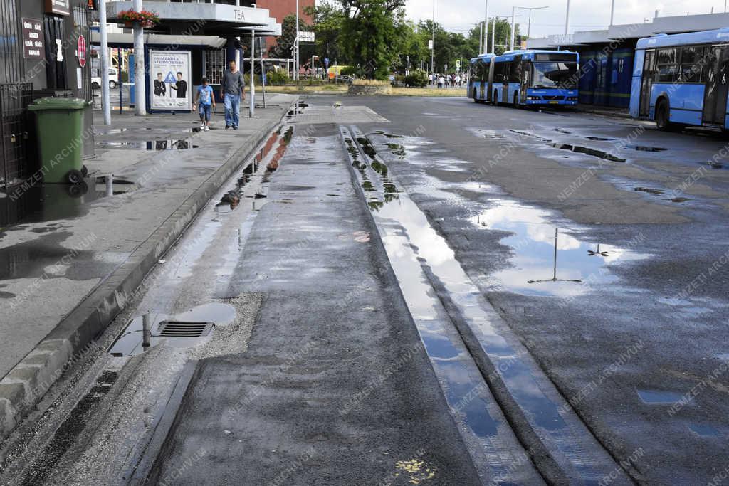 Közlekedés - Budapest - A Liget téri autóbusz-végállomás