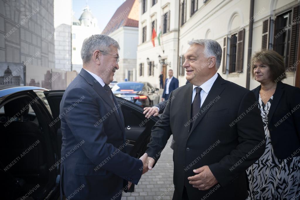Orbán Viktor fogadta a kirgiz miniszterelnököt