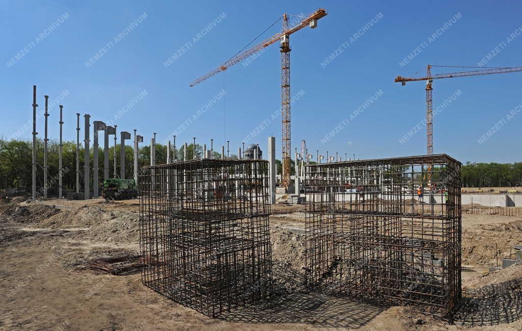 Sportlétesítmény - Debrecen - Épül a Nagyerdei Stadion 