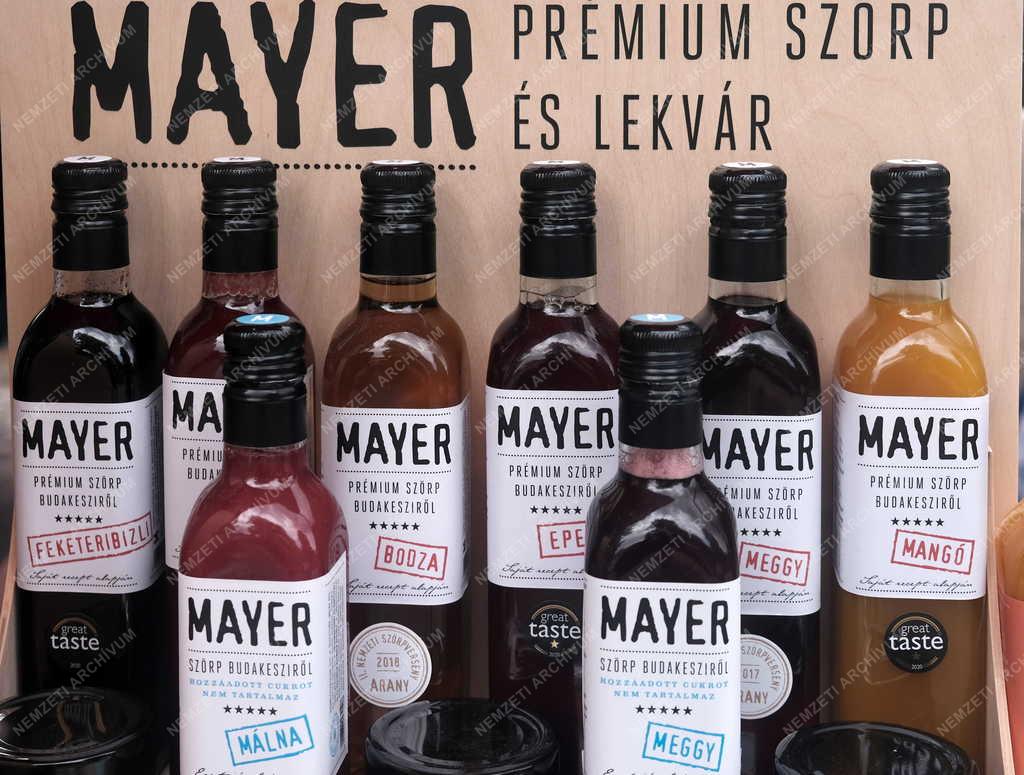 Kereskedelem - Termelői és kézművespiac Nagymaroson