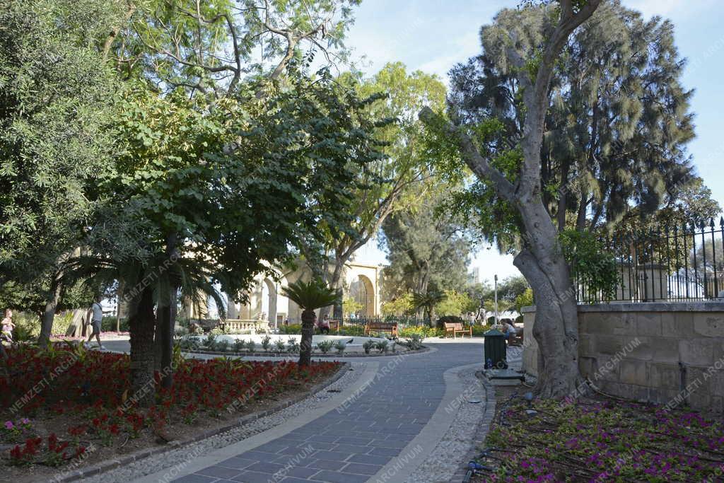 Természet - Valletta - A Felső Barakka Kert részlete
