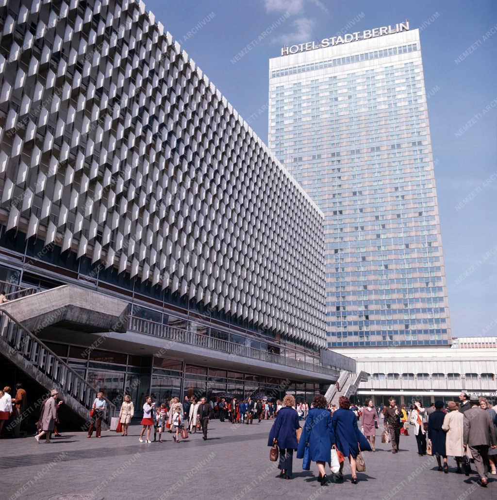 Városkép - Kelet-Berlin - Alexanderplatz