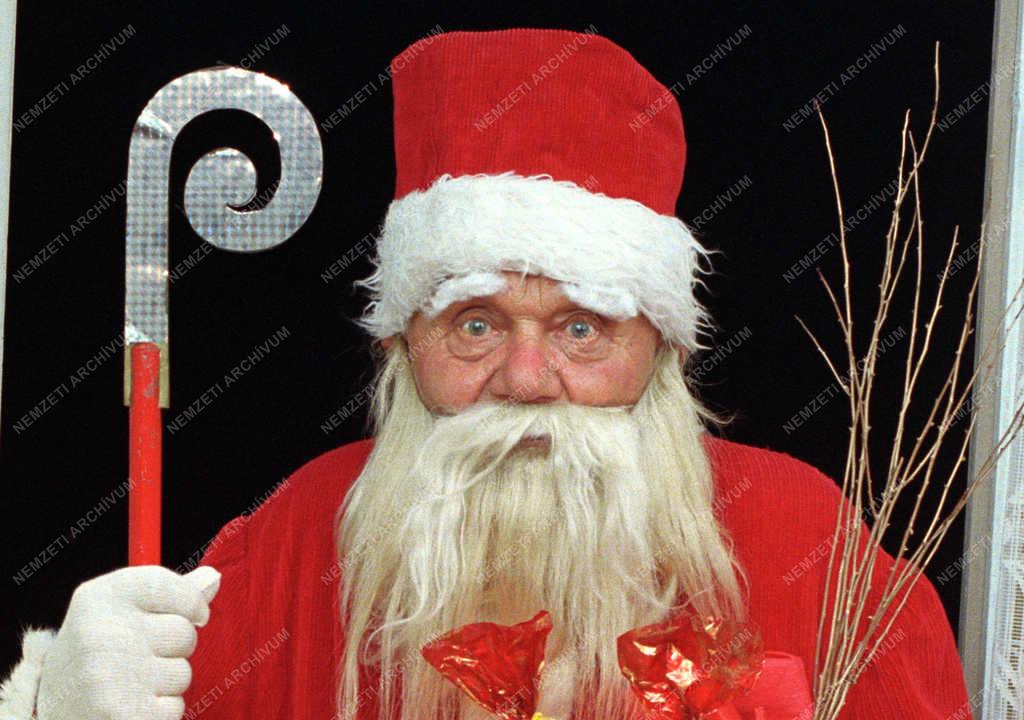 Mikulás zsánerkép