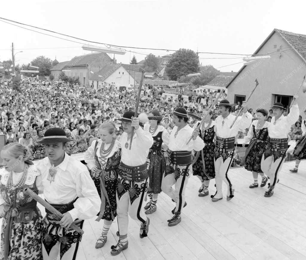 Folklór - Sárközi lakodalmas