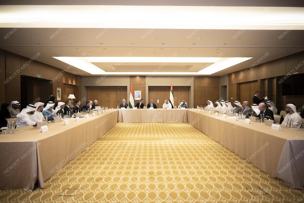 Orbán Viktor az Egyesült Arab Emírségekben