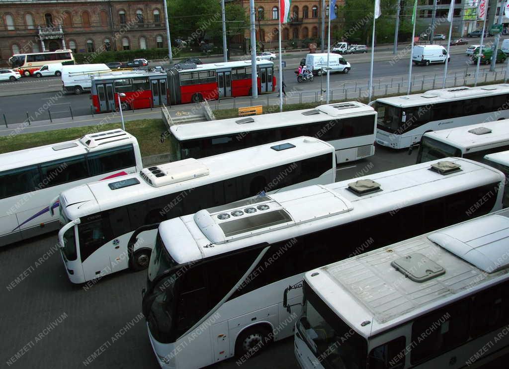 Közlekedés - Budapest - A VOLÁNBUSZ autóbuszállomása