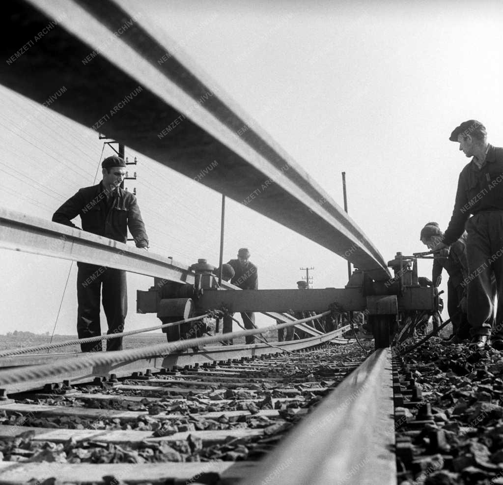 Közlekedés - Külkapcsolat - OSzZsD képviselői magyarországi vasútépítési bemutatón