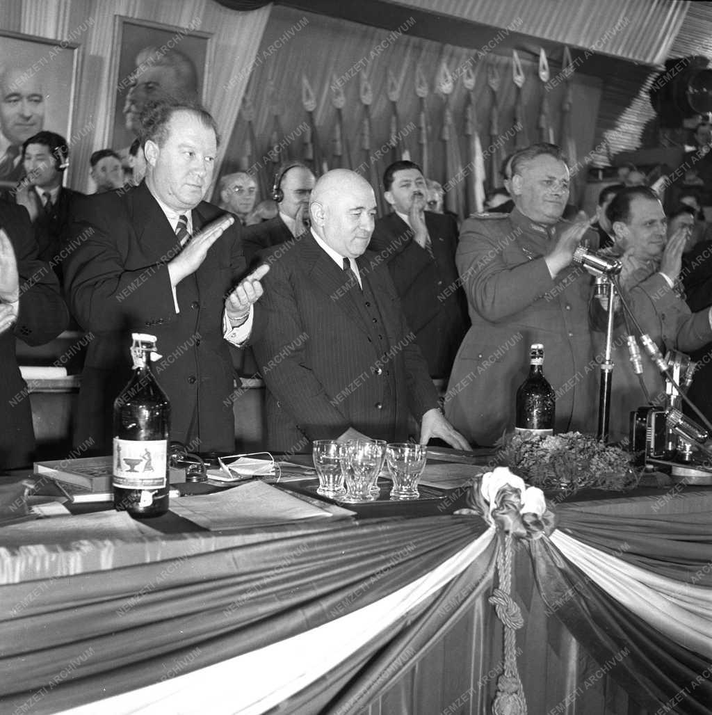 Belpolitika - Az MDP II. kongresszusa 