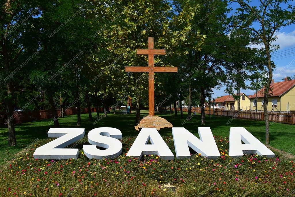 Település - Zsana