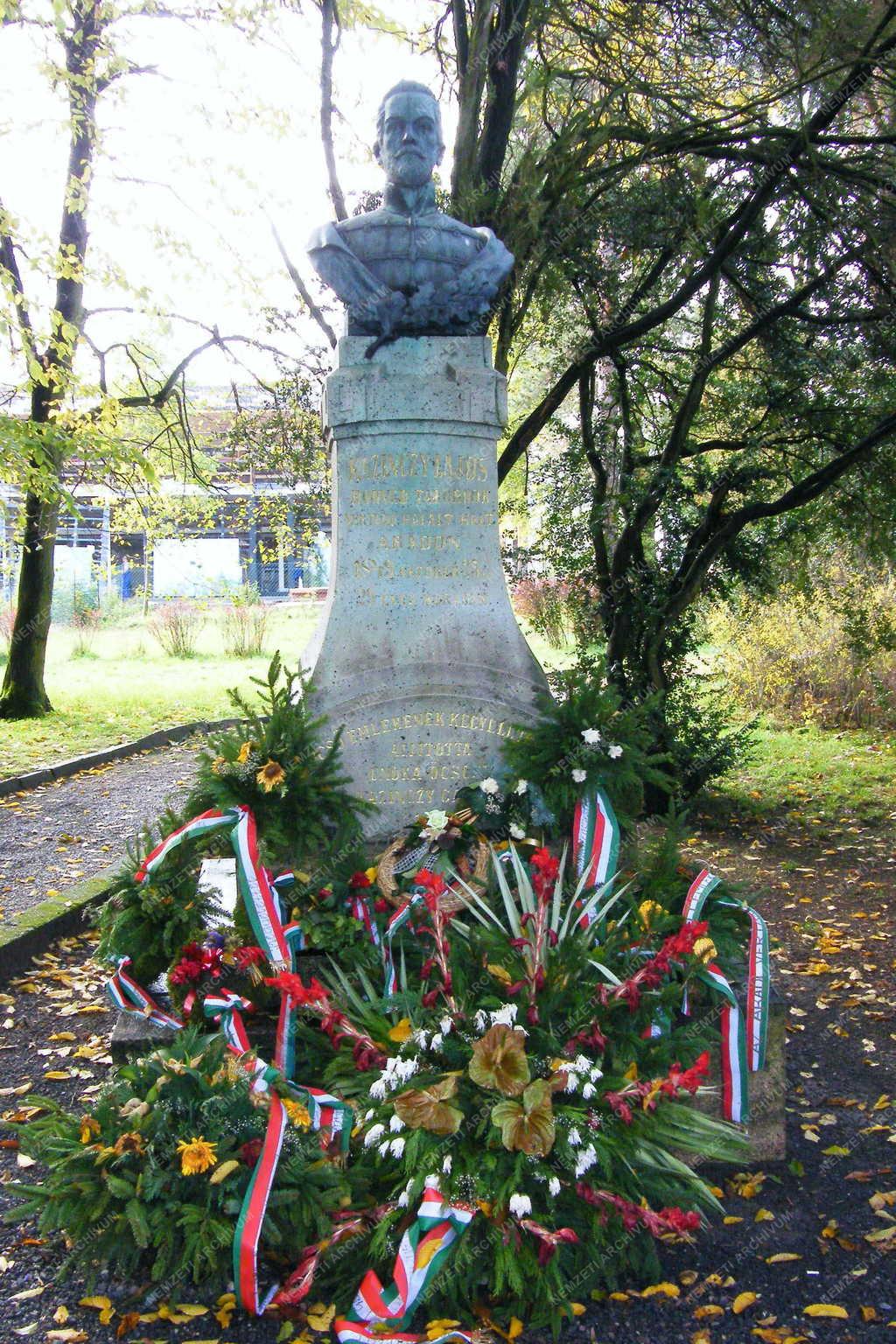 Széphalom - Kazinczy Lajos síremléke