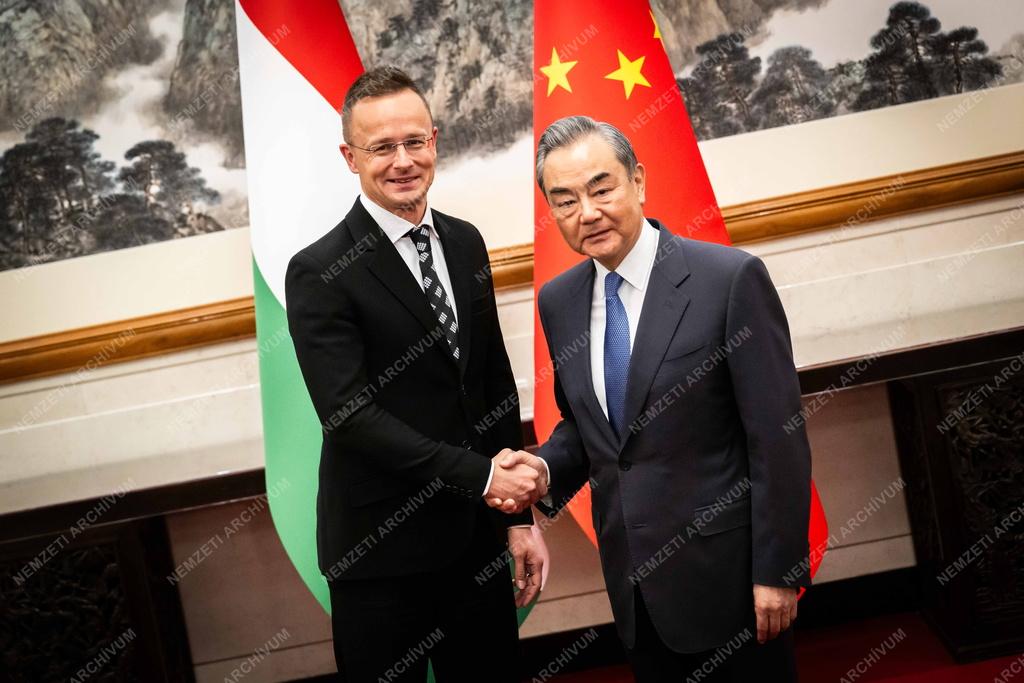 Szijjártó Péter Pekingben