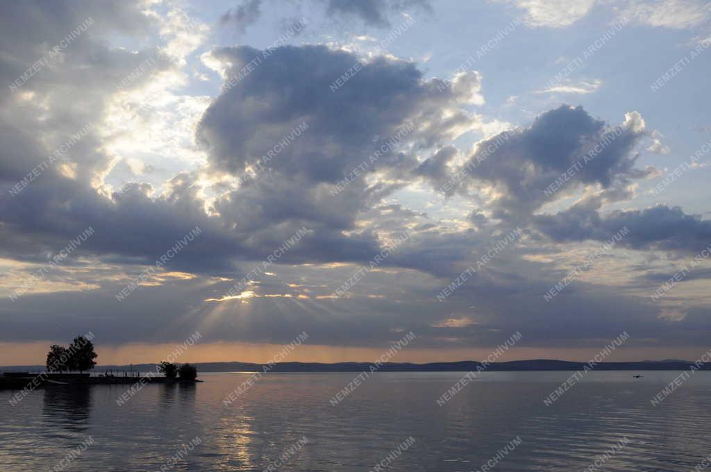 Természet - Naplemente a Balatonon