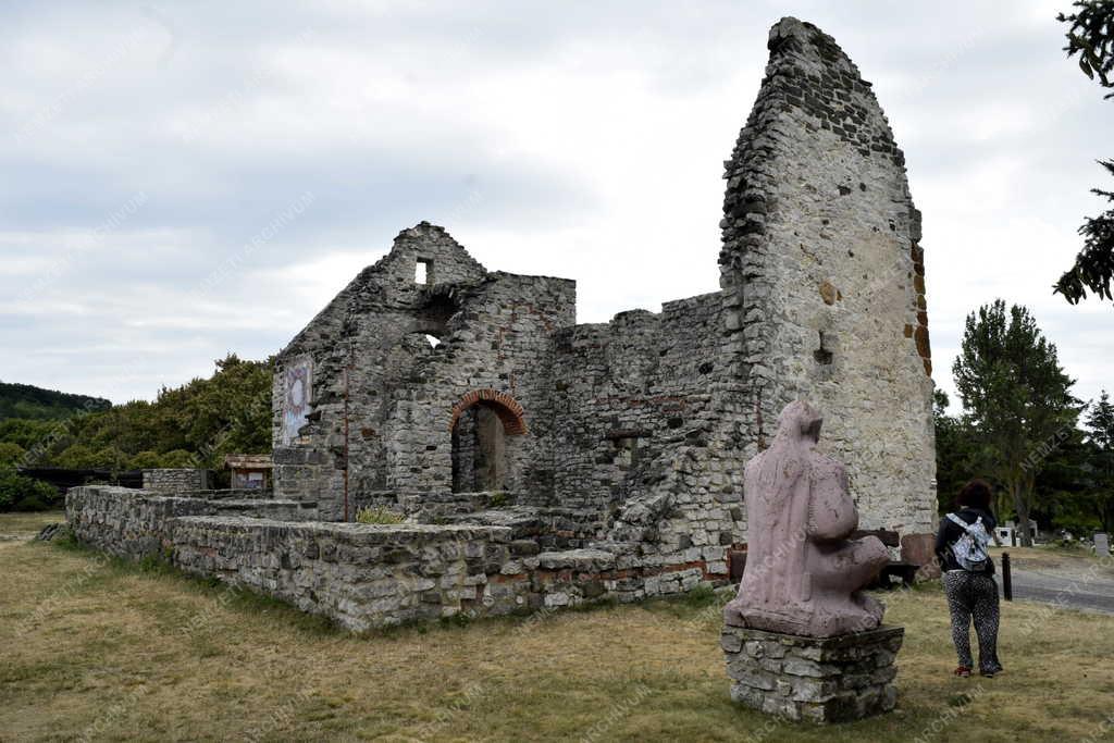 Település - Dörgicse - Szent Péter templomrom