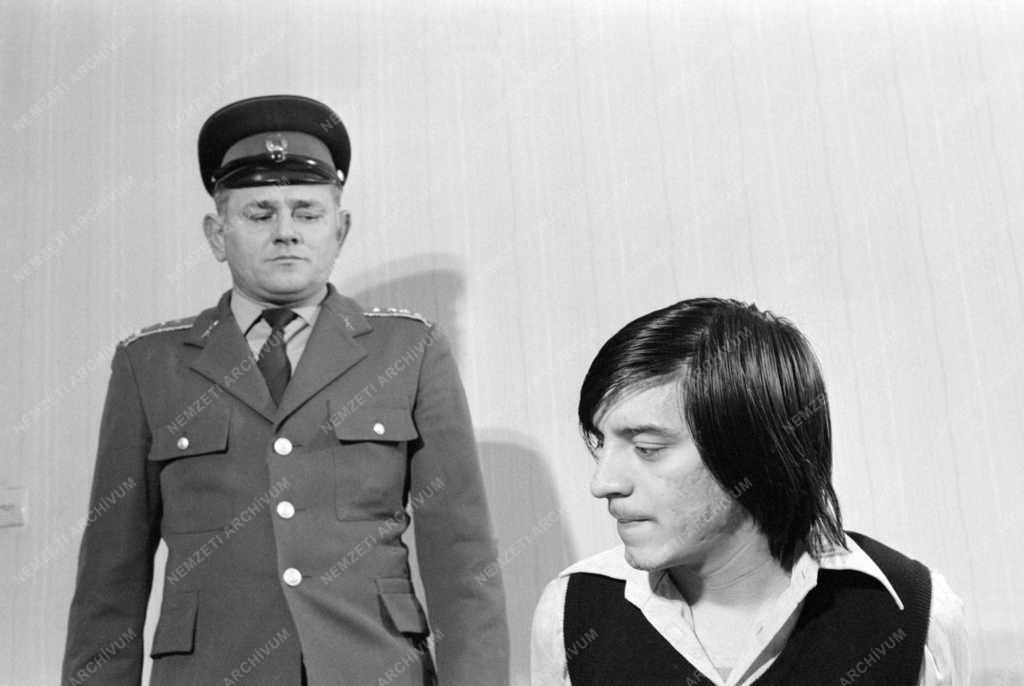 Bűnügy - Rendőrgyilkosággal vádolt Németh István