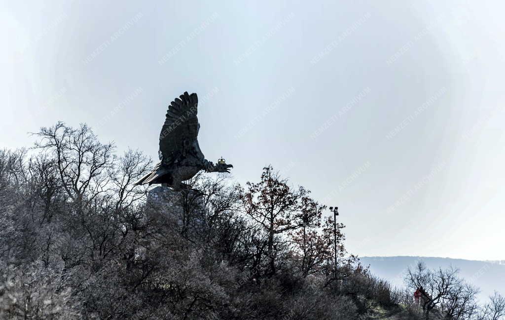 Városkép - Tatabánya - Turul-emlékmű